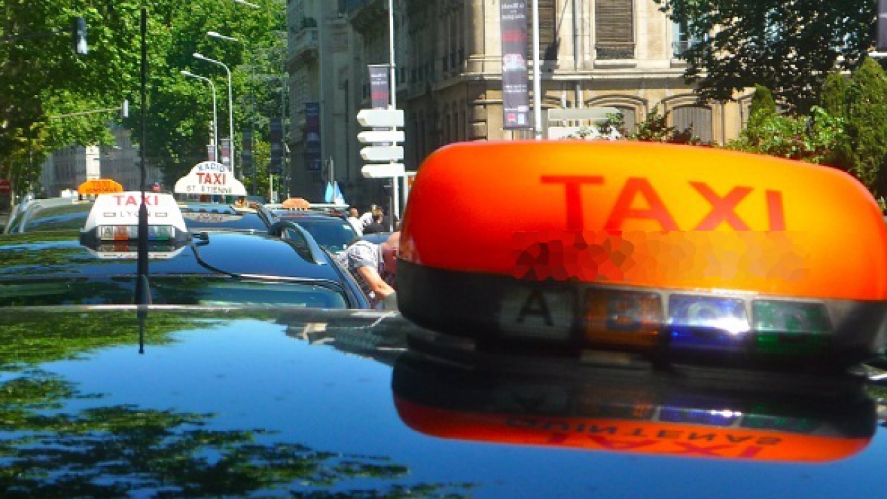 Taxis contre UberPop : de nouvelles agressions à Lyon Taxis contre UberPop : de nouvelles agressions à Lyon