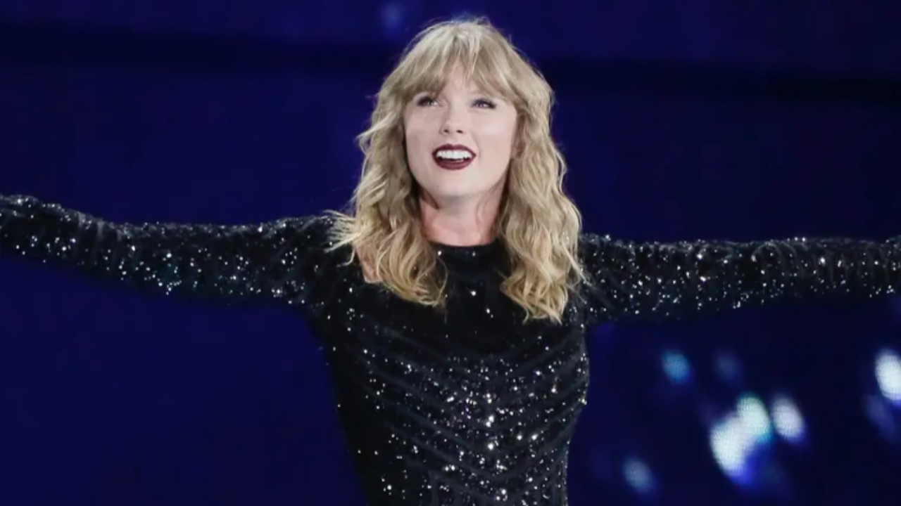 Taylor Swift sort 4 titres inédits pour célébrer sa nouvelle tournée ! Taylor Swift sort 4 titres inédits pour célébrer sa nouvelle tournée !