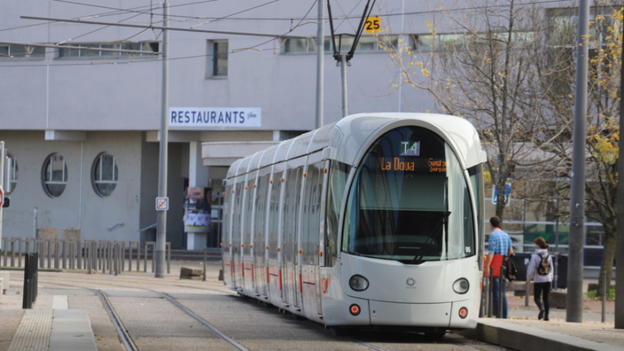 Tram T4 : 16 stations non desservies en soirée pendant trois jours Tram T4 : 16 stations non desservies en soirée pendant trois jours