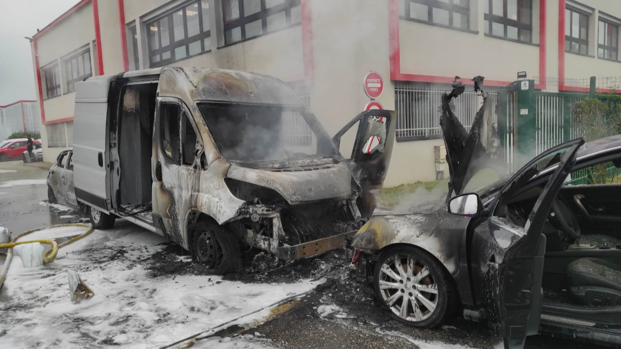 Un fourgon braqué à Rillieux-la-Pape Un fourgon braqué à Rillieux-la-Pape