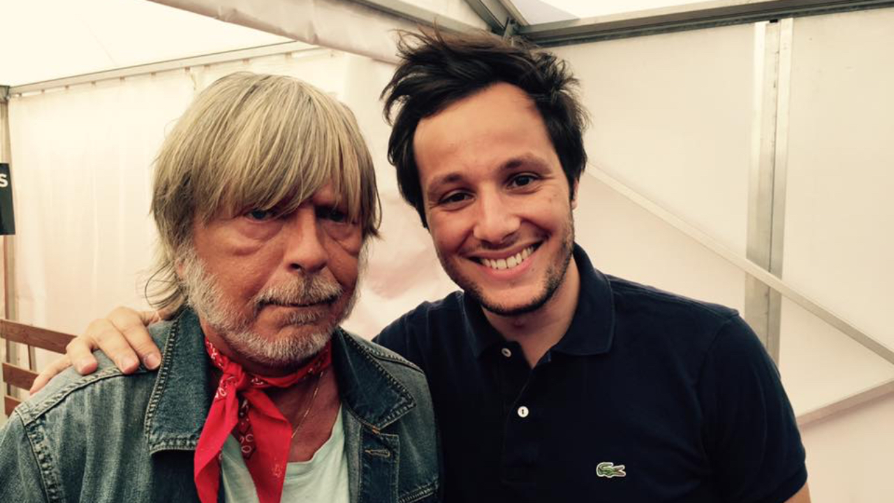 Vianney sur Renaud : "À ses concerts, je fais partie des fans qui chantent tout, du début à la fin" Vianney sur Renaud : "À ses concerts, je fais partie des fans qui chantent tout, du début à la fin"