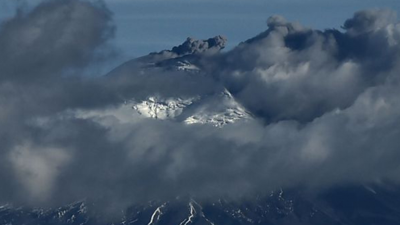 Le r&eacute;veil du volcan Cotopaxi en Equateur a entra&icirc;n&eacute; une r&eacute;action inattendue du gouvernement : la censure de toute information concernant l'&eacute;ruption