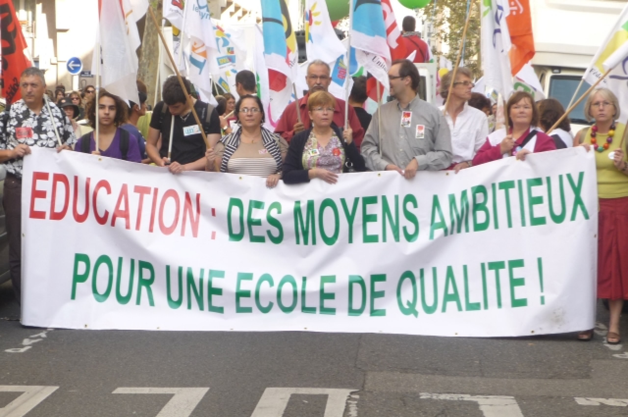 Les enseignants se mobilisent mardi soir devant la pr&eacute;fecture