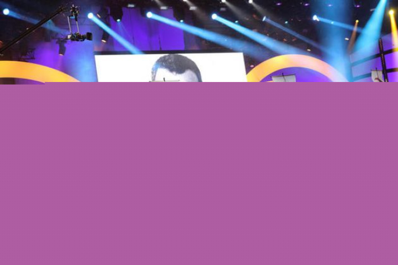 Quatre sportifs sur la sc&egrave;ne des Enfoir&eacute;s