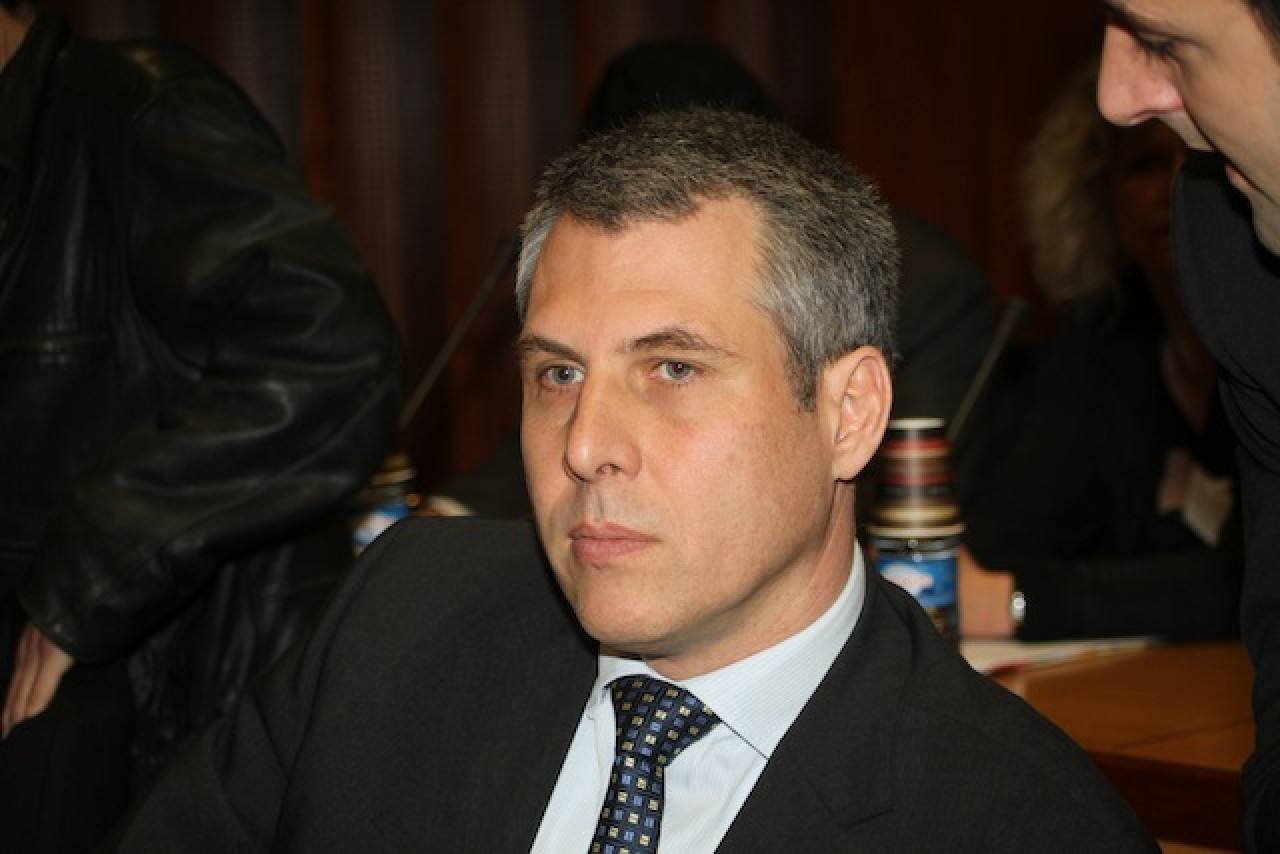 Le député du rhône, Philippe Meunier défend les taxis Le député du rhône, Philippe Meunier défend les taxis