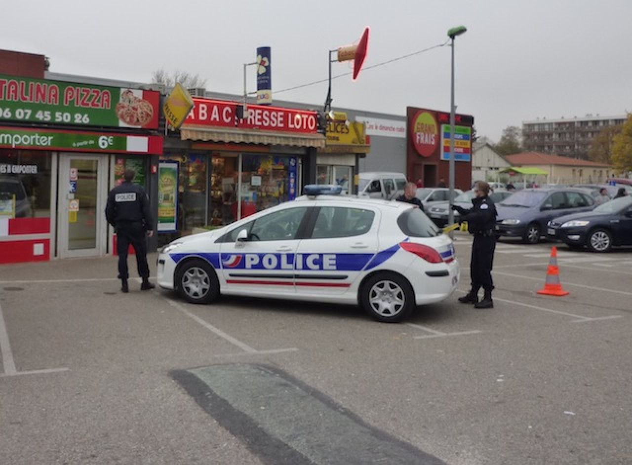 Les auteurs pr&eacute;sum&eacute;s d&rsquo;un braquage &agrave; la Croix-Rousse interpell&eacute;s