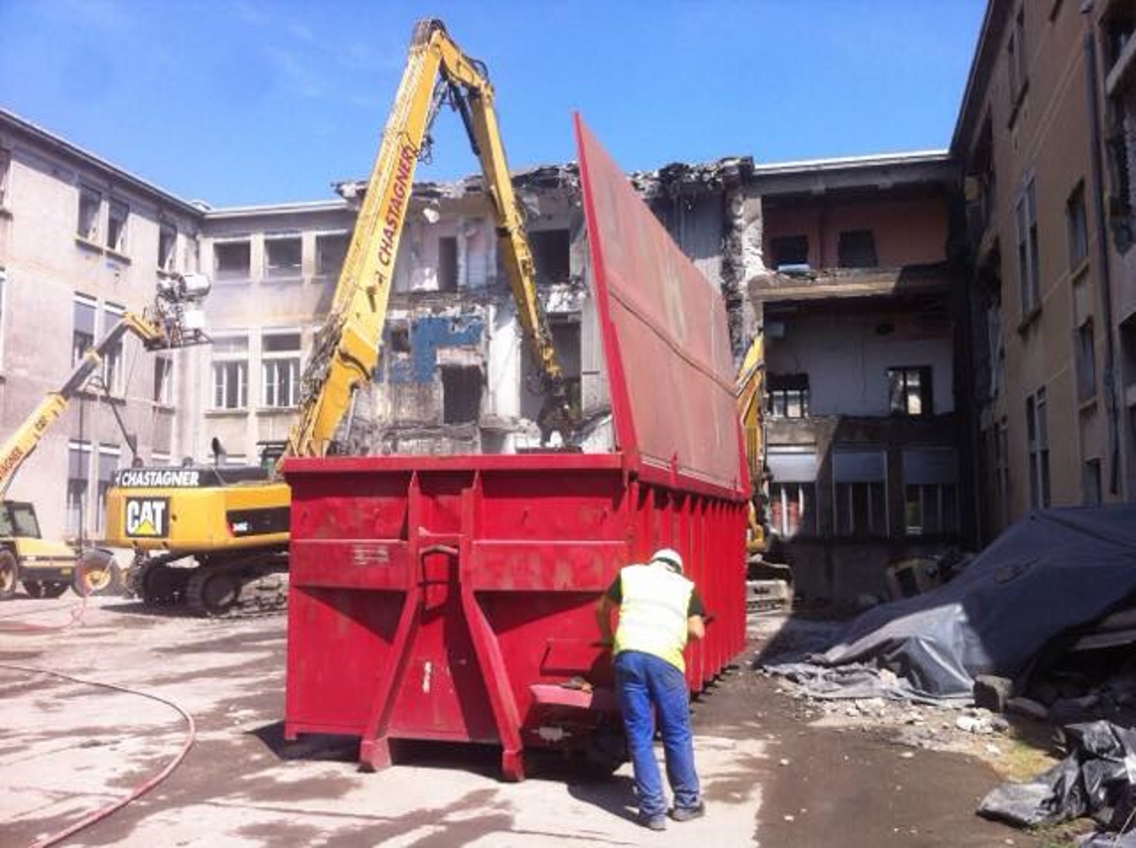 La déconstruction du pavillon H a débuté à l'Hpital Edouard Herriot La déconstruction du pavillon H a débuté à l'Hpital Edouard Herriot
