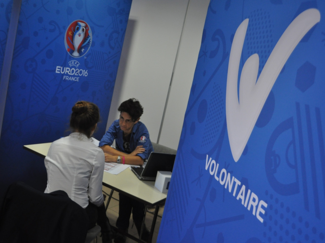 Euro 2016 : la campagne de recrutement des volontaires bat son plein à Lyon Euro 2016 : la campagne de recrutement des volontaires bat son plein à Lyon