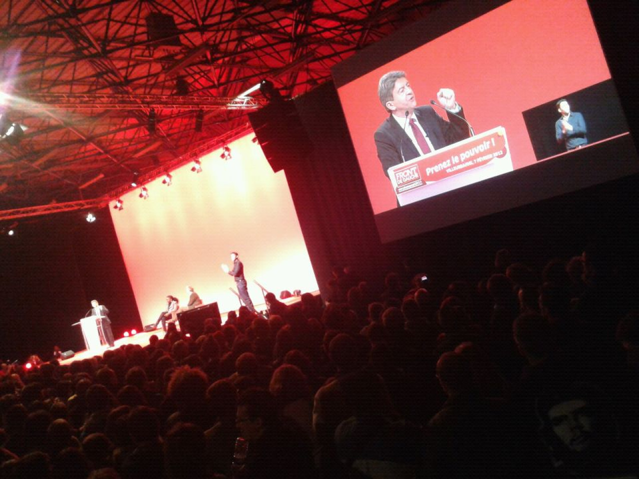 10 000 personnes pour Mélenchon à Villeurbanne