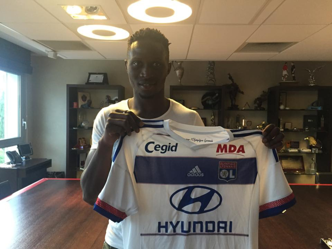 OL : le défenseur Mapou Yanga-Mbiwa a signé (officiel) OL : le défenseur Mapou Yanga-Mbiwa a signé (officiel)