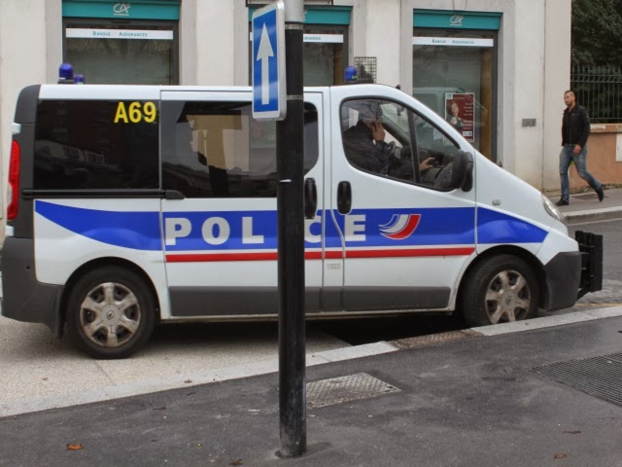 Lyon : le père met à la porte ses deux filles mineures Lyon : le père met à la porte ses deux filles mineures