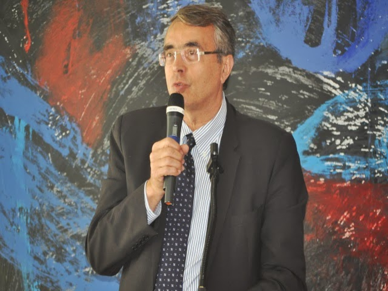 Jean-Jack Queyranne déménage à Lyon et se rapproche de l'Hôtel de Région Jean-Jack Queyranne déménage à Lyon et se rapproche de l'Hôtel de Région