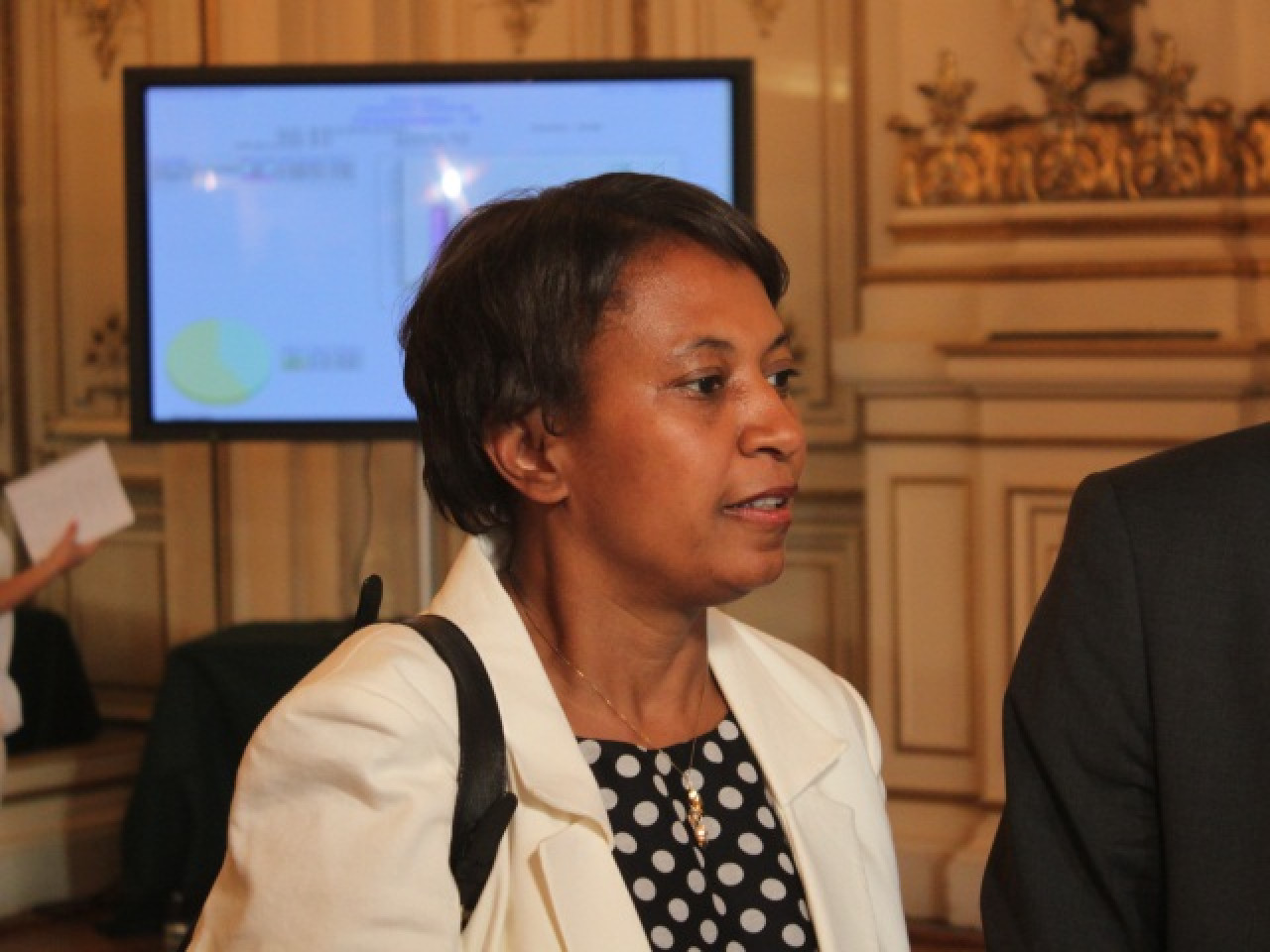 En rentrant au gouvernement, Hélène Geoffroy "trahit la confiance des Vaudais" selon le PCF En rentrant au gouvernement, Hélène Geoffroy "trahit la confiance des Vaudais" selon le PCF