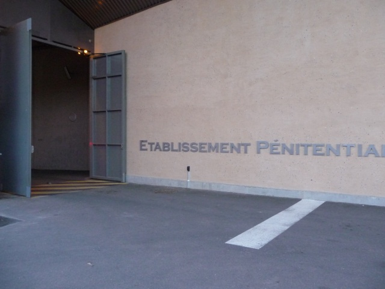 Nord-Is&egrave;re : deux surveillants agress&eacute;s &agrave; la prison de Saint-Quentin-Fallavier