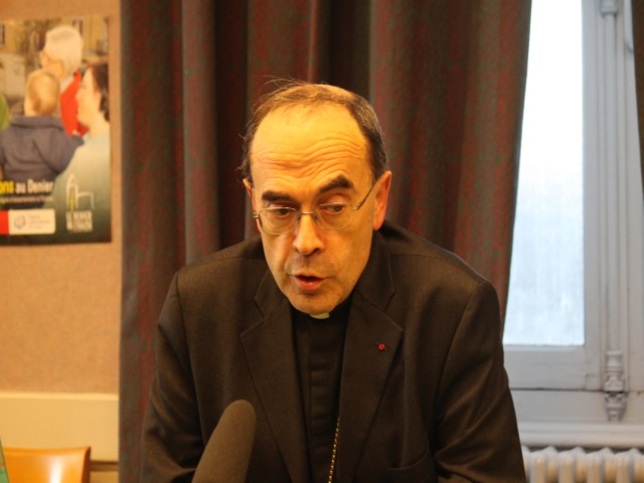 Mgr Barbarin sur Vincent Lambert : "On ne peut pas provoquer délibérément la mort de quelqu'un" Mgr Barbarin sur Vincent Lambert : "On ne peut pas provoquer délibérément la mort de quelqu'un"
