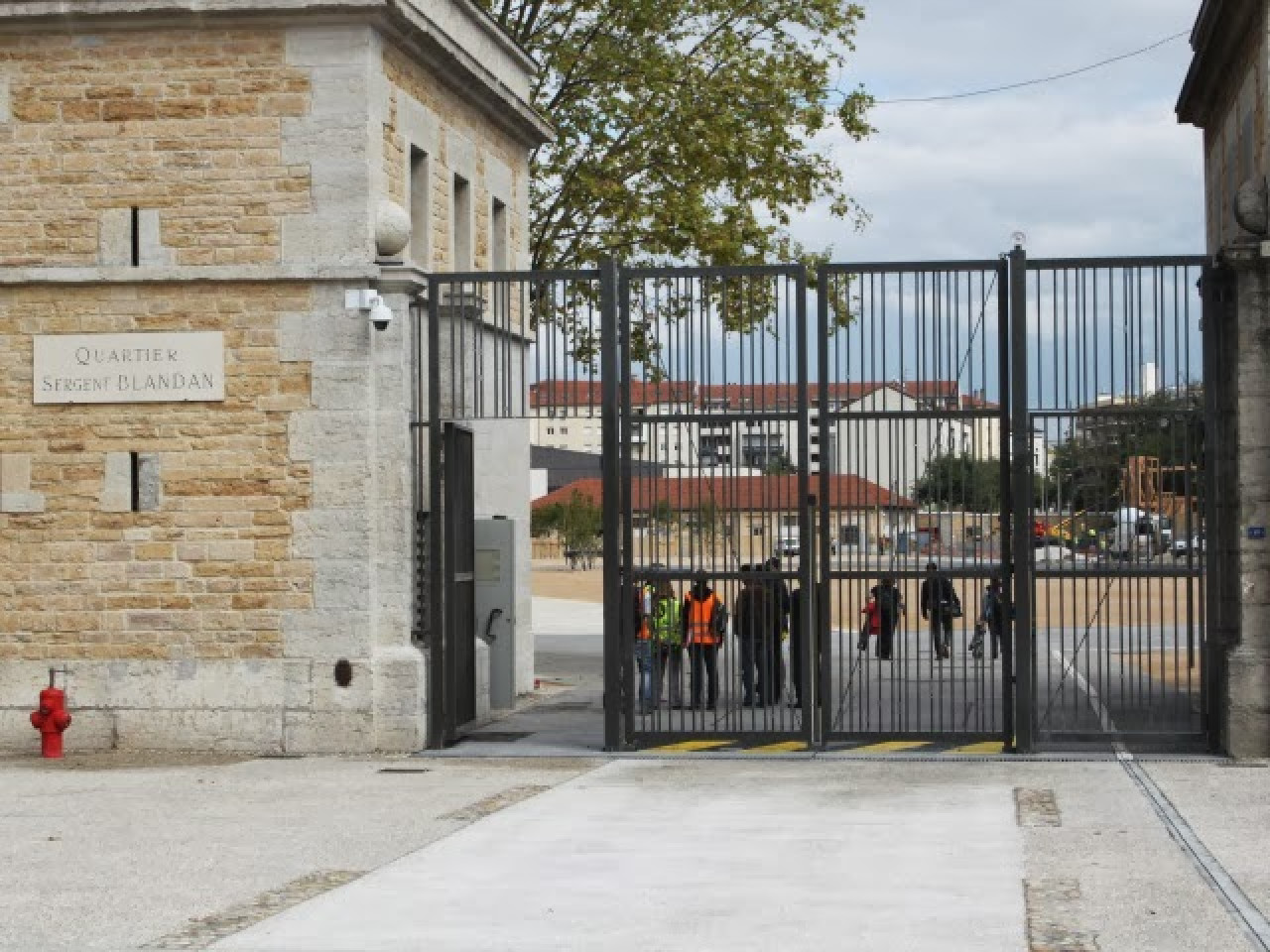 Lyon : sans raison, il tabasse un ado dans le parc Sergent Blandan Lyon : sans raison, il tabasse un ado dans le parc Sergent Blandan