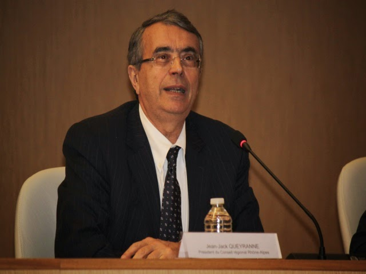 Régionales : Jean-Jack Queyranne prêt à accueillir les centristes opposés à Wauquiez Régionales : Jean-Jack Queyranne prêt à accueillir les centristes opposés à Wauquiez