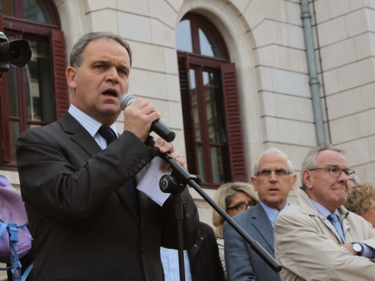 R&eacute;fugi&eacute;s : Fran&ccedil;ois-No&euml;l Buffet en d&eacute;placement &agrave; Calais puis en Gr&egrave;ce