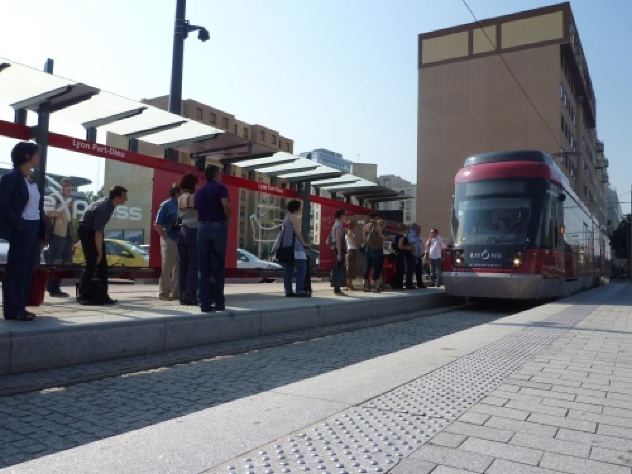 Lyon : un colis suspect retrouv&eacute; &agrave; une station du Rh&ocirc;nExpress