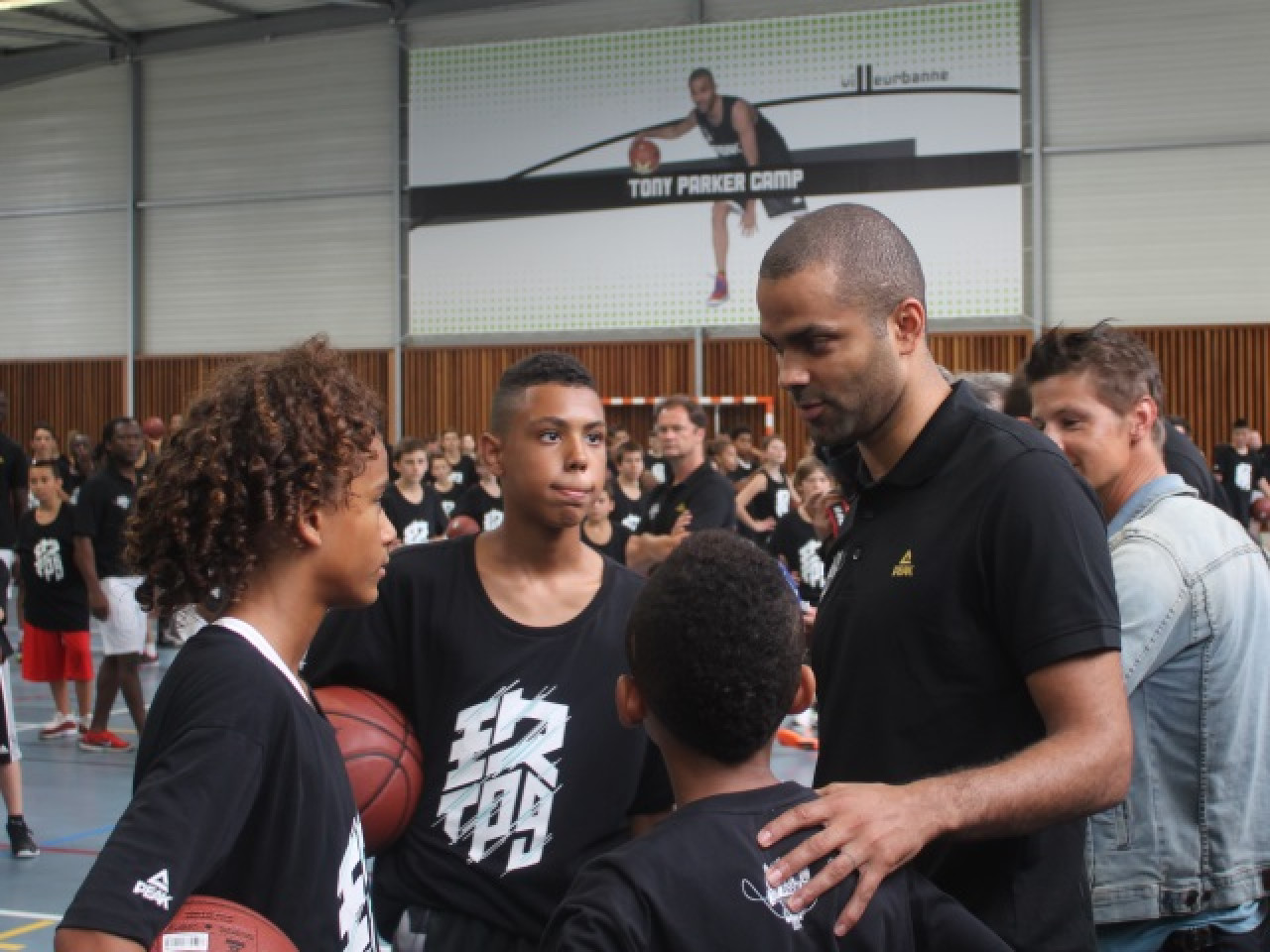Villeurbanne : 300 jeunes réunis pour le Tony Parker Camp Villeurbanne : 300 jeunes réunis pour le Tony Parker Camp