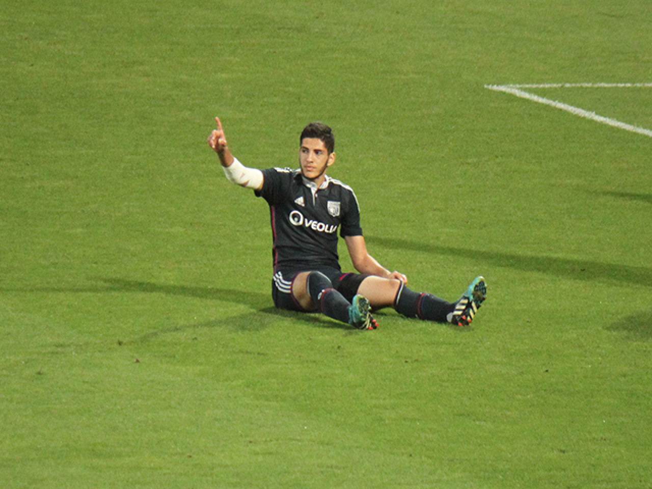 Bologne pr&ecirc;t &agrave; accueillir Yassine Benzia (OL) ?