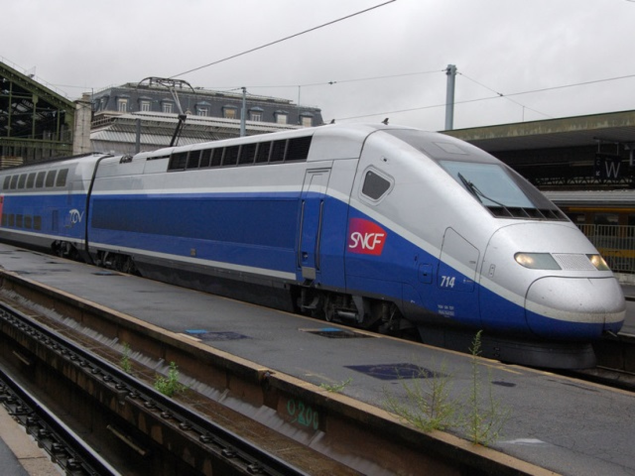 Un ado de 15 ans se donne la mort au passage d’un TGV Un ado de 15 ans se donne la mort au passage d’un TGV