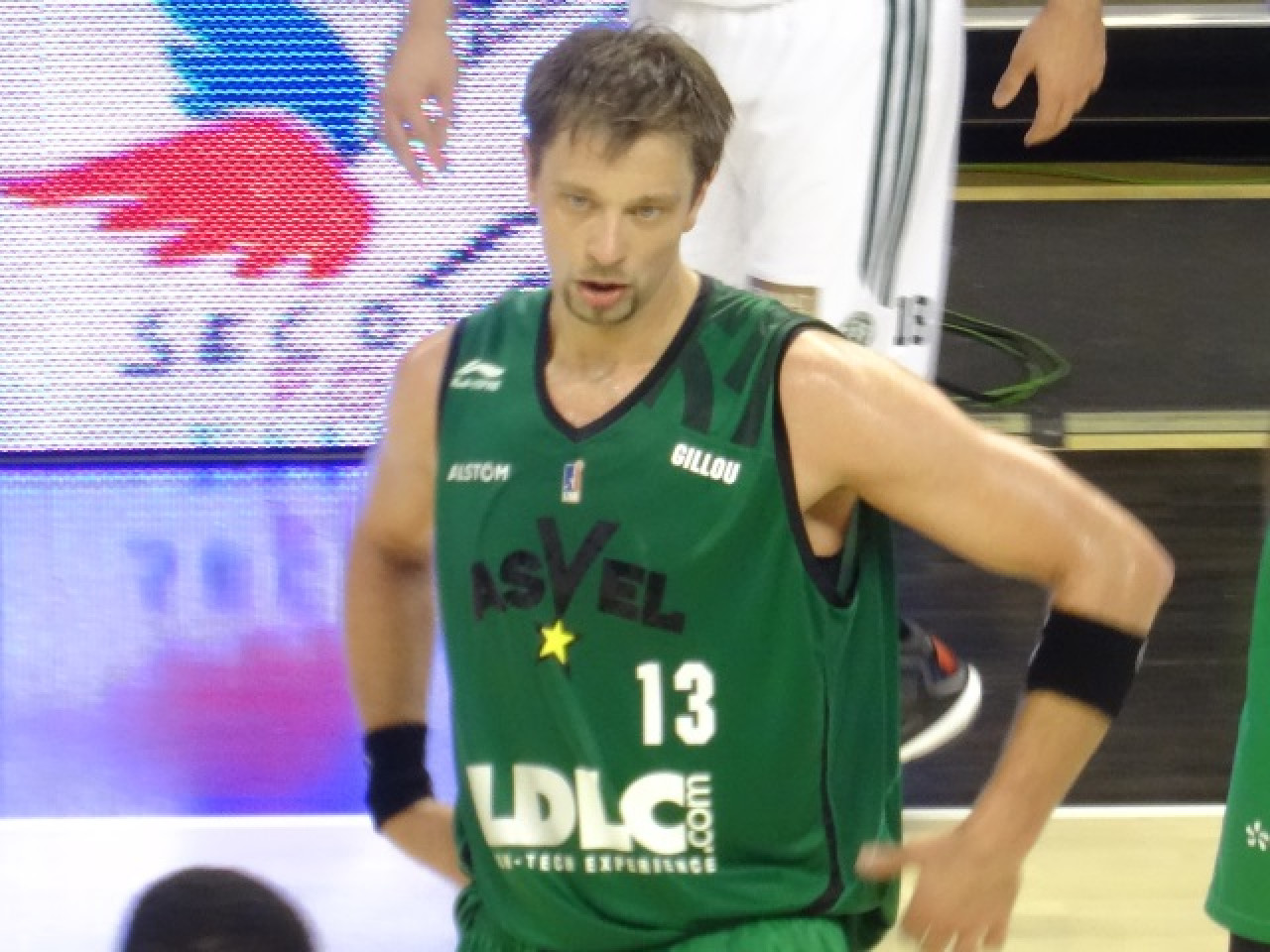 L'ASVEL vient &agrave; bout de Pau-Orthez (82-73)
