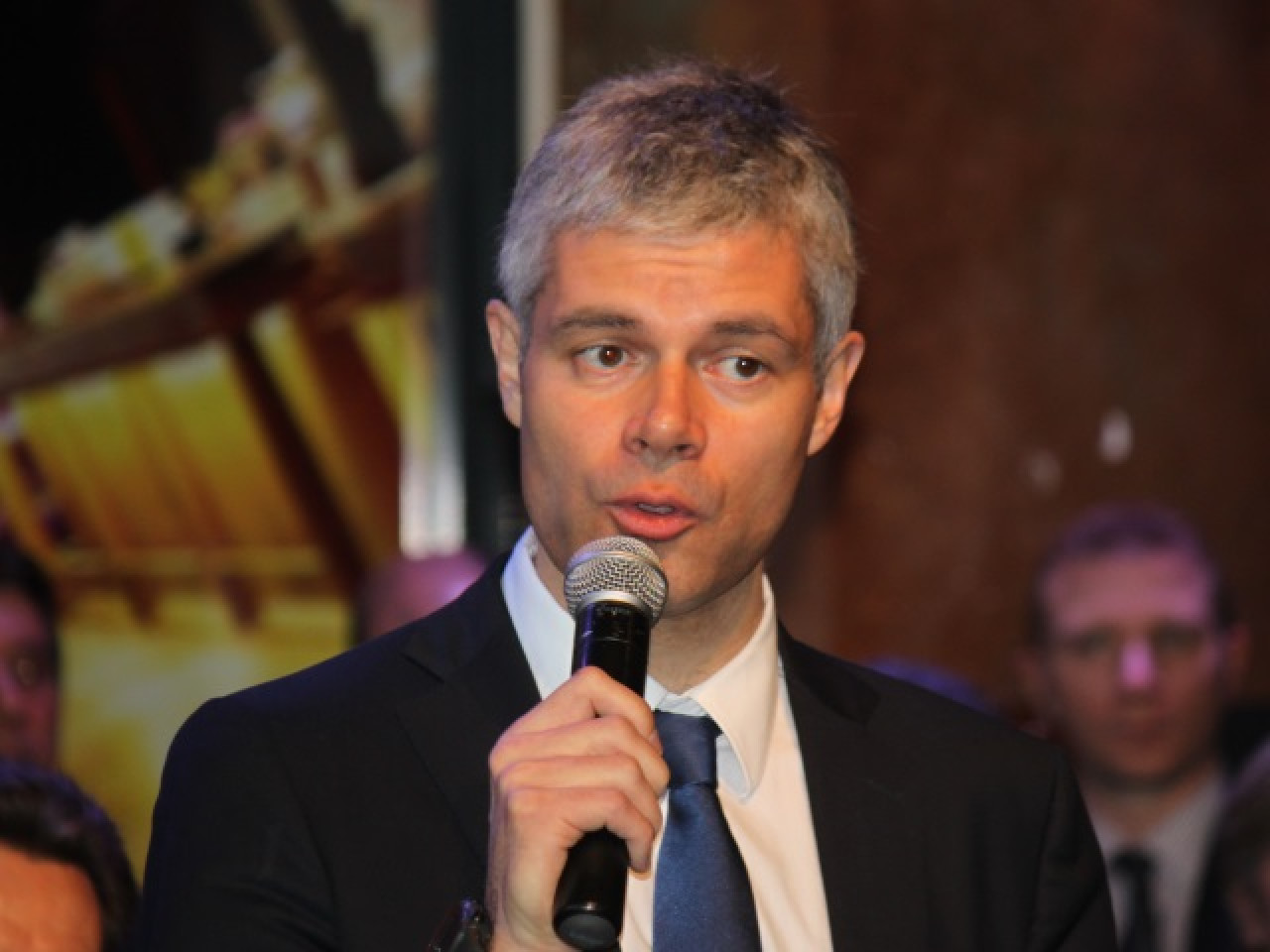 Régionales : Laurent Wauquiez promet des portiques dans les lycées Régionales : Laurent Wauquiez promet des portiques dans les lycées