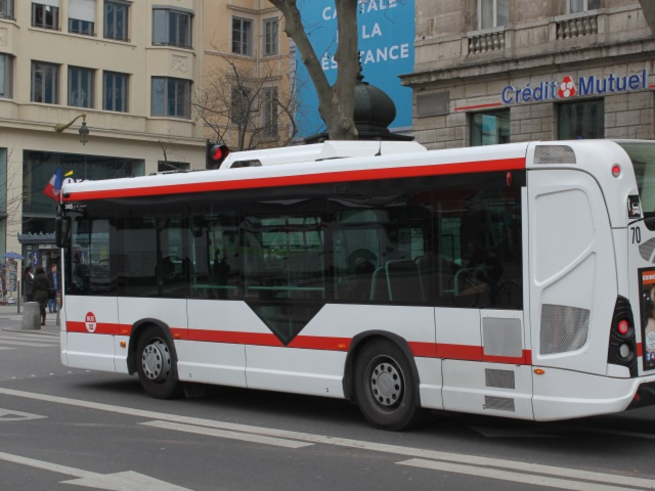 Lyon : le Sytral abandonne l'id&eacute;e de bus TCL hybrides