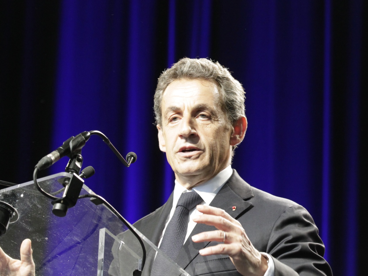 Air Coca&iuml;ne : les liens pr&eacute;sum&eacute;s entre Nicolas Sarkozy et une soci&eacute;t&eacute; de Bron pass&eacute;s au crible