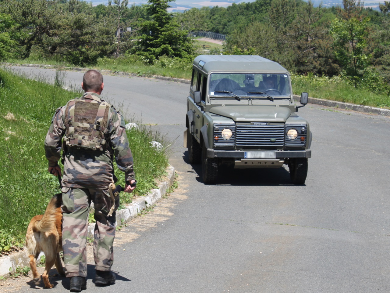 Des armes saisies chez l'ancien militaire qui voulait attaquer la mosquée de Vénissieux Des armes saisies chez l'ancien militaire qui voulait attaquer la mosquée de Vénissieux