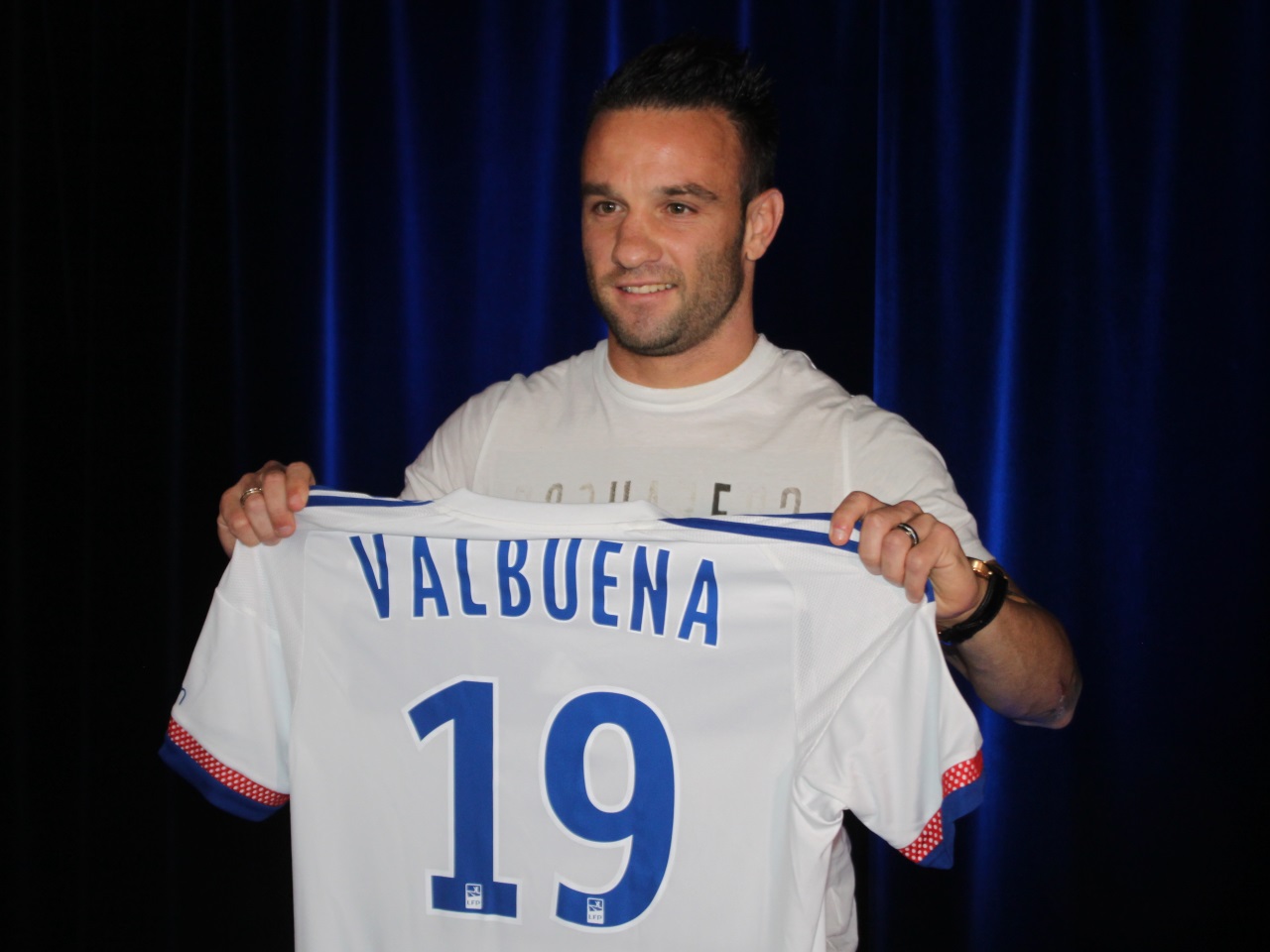 Mathieu Valbuena (OL) victime de chantage : un homme écroué Mathieu Valbuena (OL) victime de chantage : un homme écroué