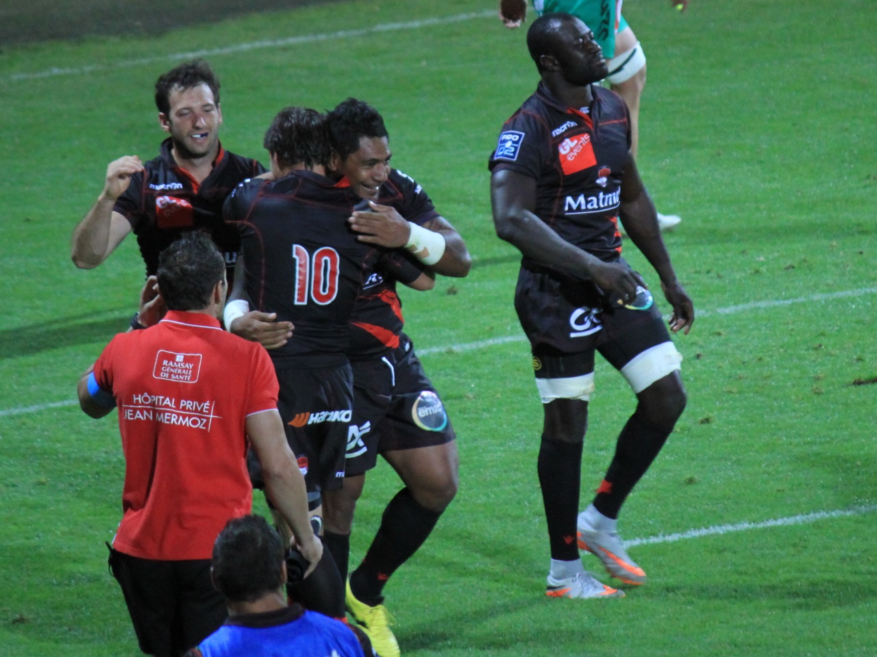 En leader, le LOU s'impose face au Stade Montois (40-15) En leader, le LOU s'impose face au Stade Montois (40-15)