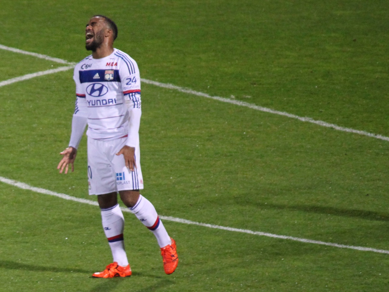 OL : esprit es-tu là ? OL : esprit es-tu là ?