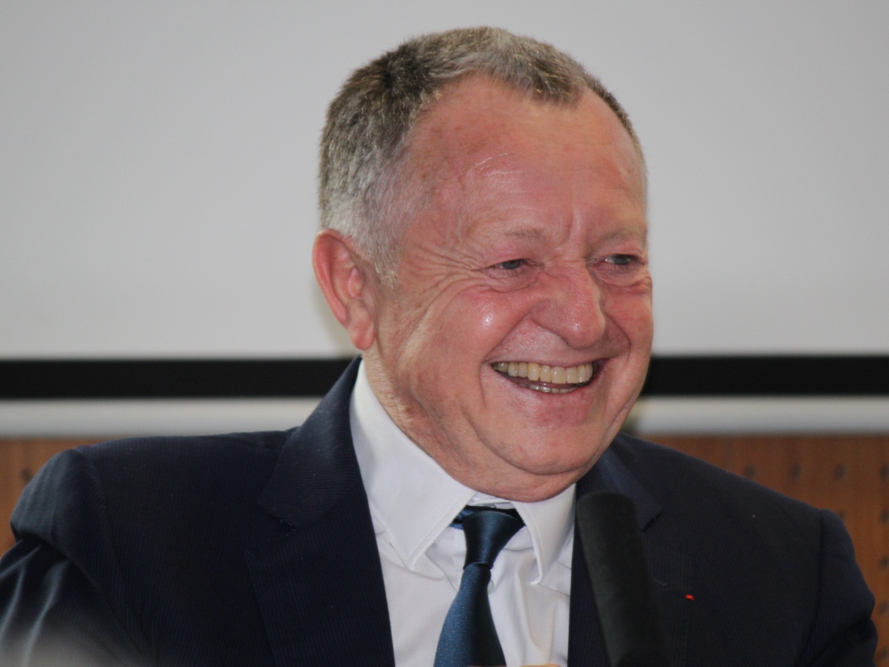 Les enchères pour ol.com atteignent des sommets Les enchères pour ol.com atteignent des sommets