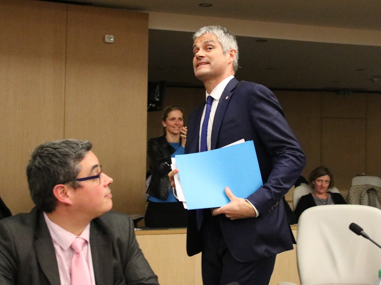 Auvergne Rh&ocirc;ne-Alpes : une quinzaine de lyc&eacute;es vont tester les portiques de s&eacute;curit&eacute;