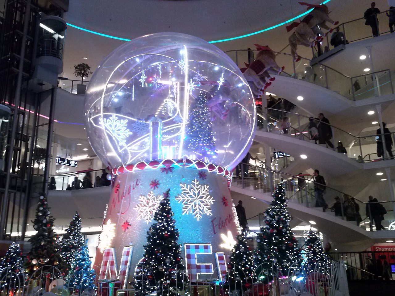 Les salari&eacute;s de la Part-Dieu appel&eacute;s &agrave; manifester la veille de No&euml;l