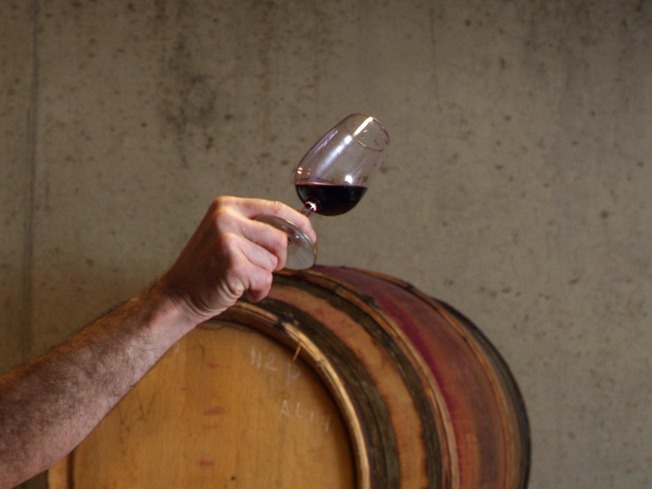 1800 bouteilles vol&eacute;es dans le Beaujolais : une partie du butin retrouv&eacute;