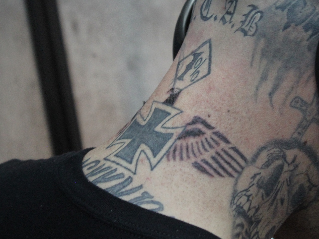 400 personnes se réunissent en Auvergne Rhône-Alpes pour un concert néo-nazi 400 personnes se réunissent en Auvergne Rhône-Alpes pour un concert néo-nazi