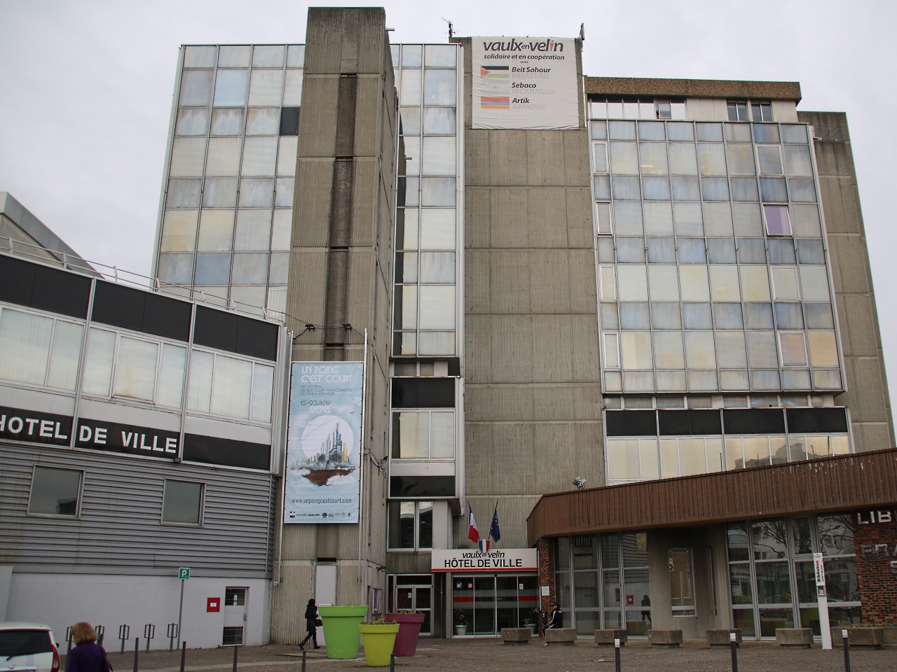 Une employée municipale de Vaulx-en-Velin, nourrice présumée de 63 kg de cannabis Une employée municipale de Vaulx-en-Velin, nourrice présumée de 63 kg de cannabis