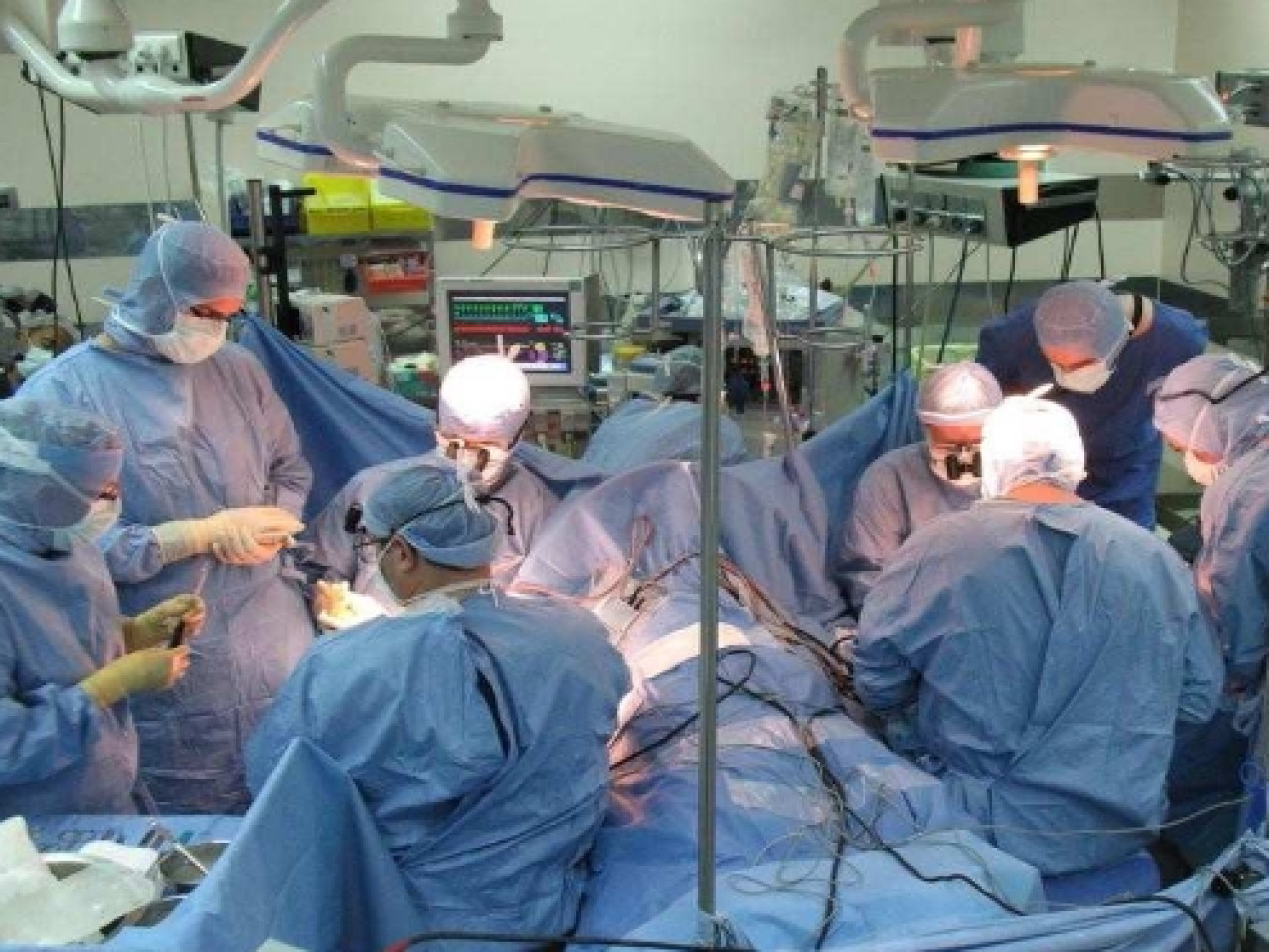 Berra et Bertrand au chevet de la lyonnaise victime d'une erreur médicale Berra et Bertrand au chevet de la lyonnaise victime d'une erreur médicale