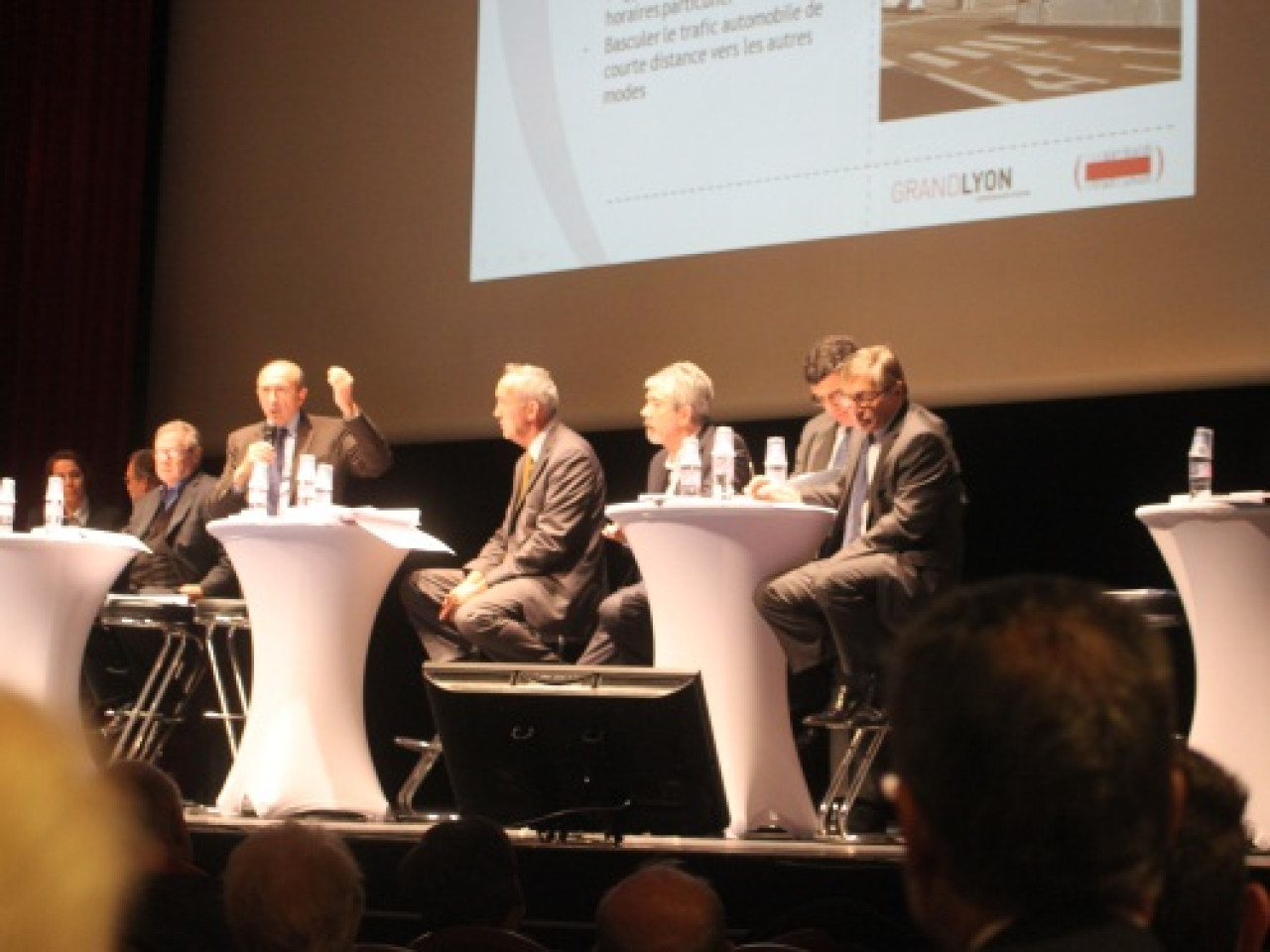 G&eacute;rard Collomb veut rendre &agrave; la rue Garibaldi son statut de rue