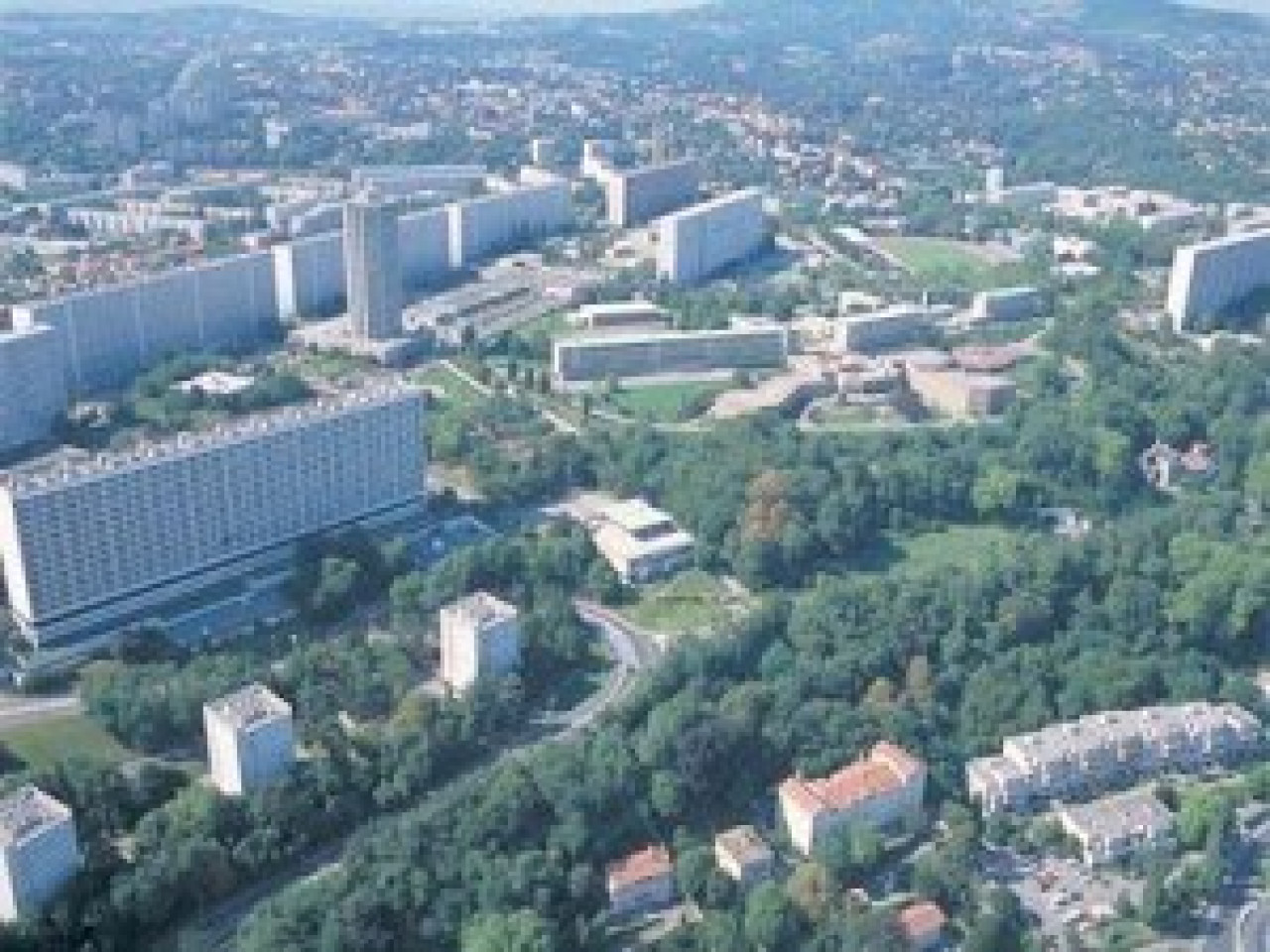 Démolition en mai à La Duchère Démolition en mai à La Duchère