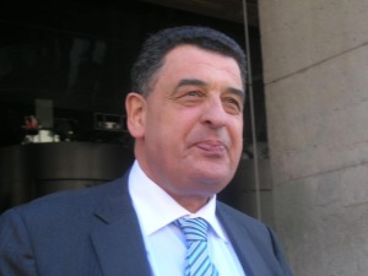 Des Roumains souhaitaient squatter chez Thierry Philip Des Roumains souhaitaient squatter chez Thierry Philip