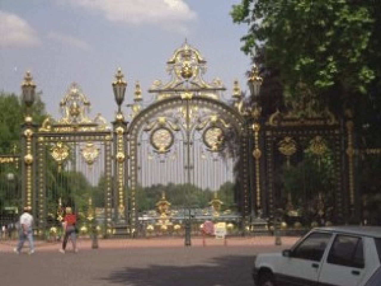 Des fermetures et quelques dégâts à cause du vent dans le Rhône Des fermetures et quelques dégâts à cause du vent dans le Rhône