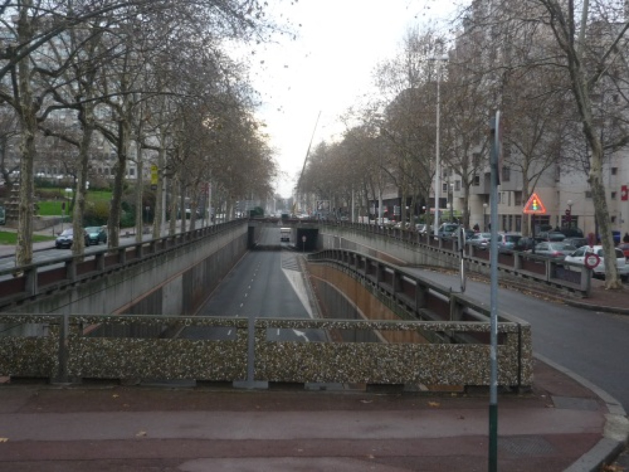Des voitures, des bus et des v&eacute;los sur la future rue Garibaldi