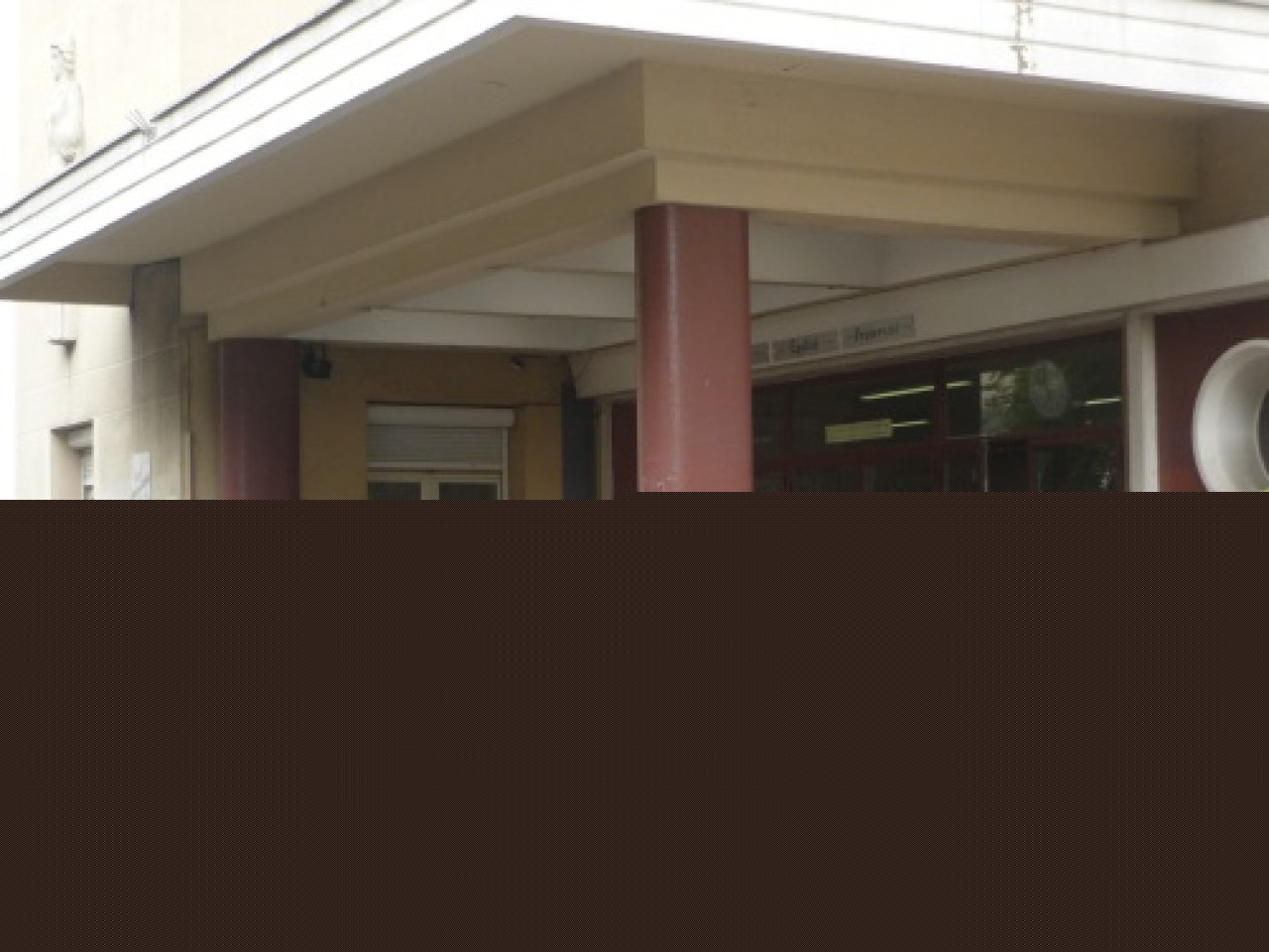 Deux jeunes agress&eacute;s alors qu&rsquo;ils distribuaient des tracts devant un &eacute;tablissement scolaire de Bron