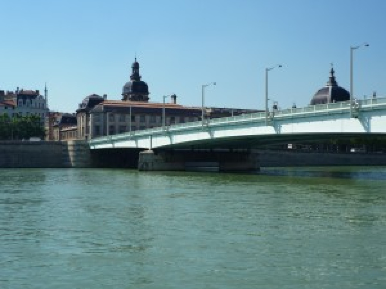 Ils vont traverser Lyon &agrave; la nage