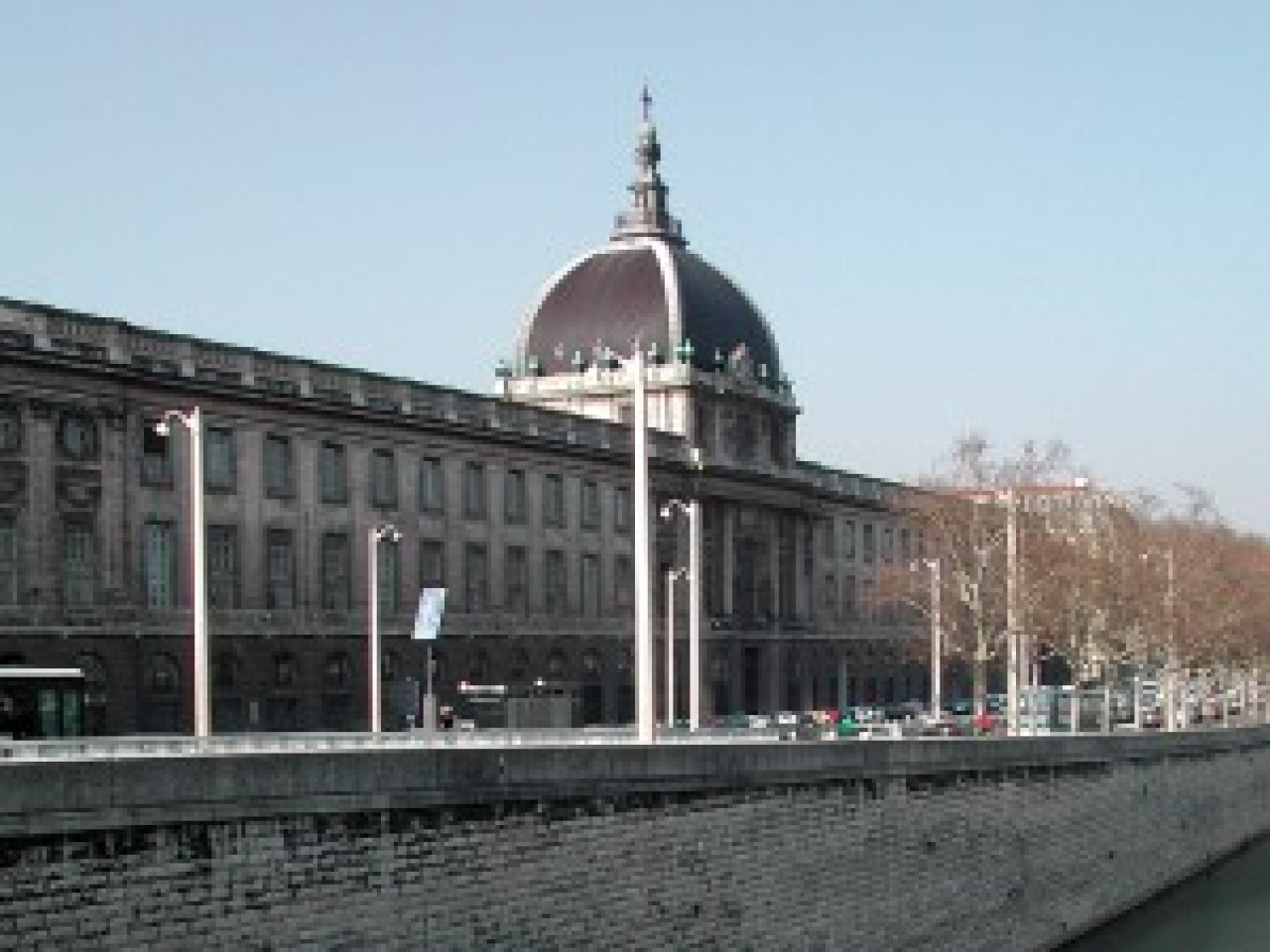 La fin des activit&eacute;s m&eacute;dicales &agrave; l&rsquo;H&ocirc;tel-Dieu en 2011