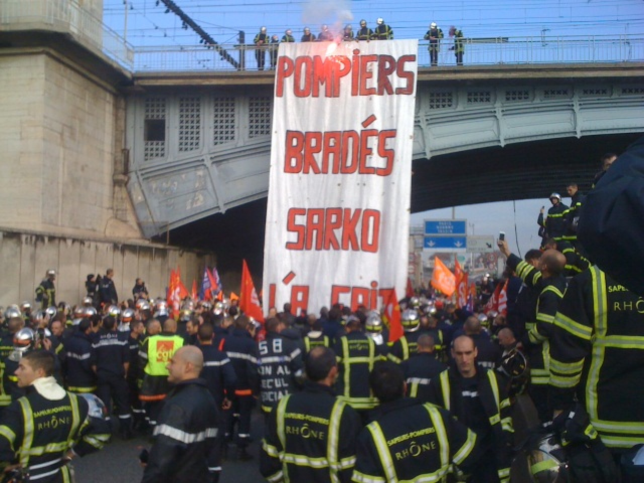 Actions coup de poing des pompiers &agrave; Lyon